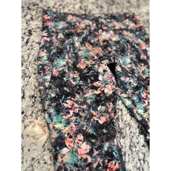 Lululemon women’s leggings Capri size 12 - Picture 10 of 12